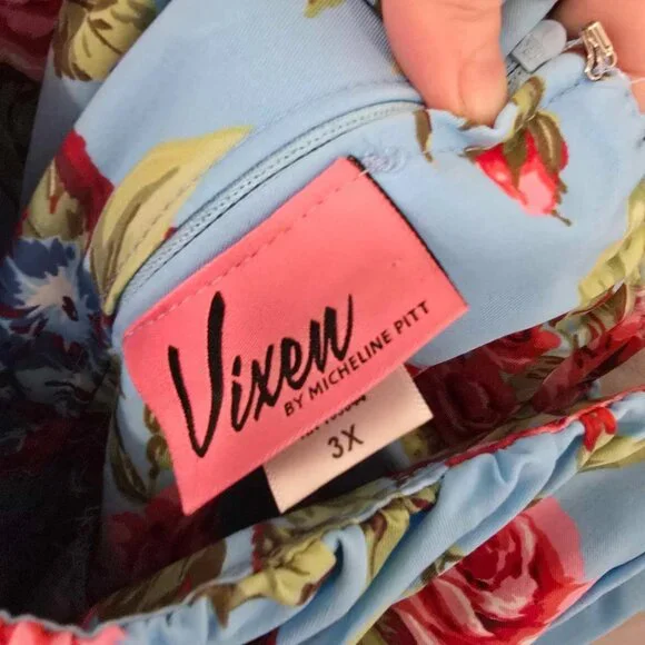 NWOT Ingenue Dress in Blue and Red Rose - Picture 3 of 3